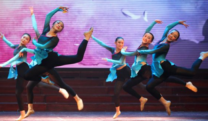 ���ھ�ʿ���ۺϰ�